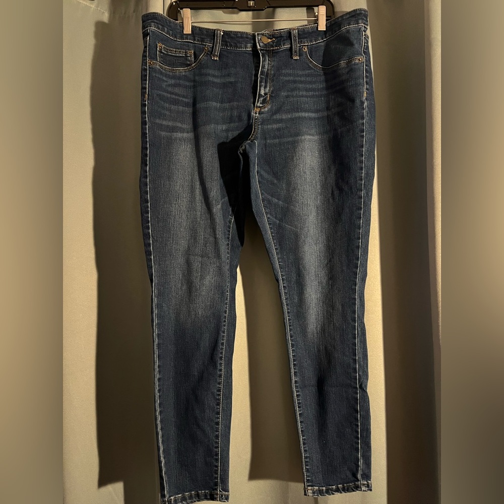 Universal Thread Dark Blue  Mid-Rise Skinny Jeans 16
